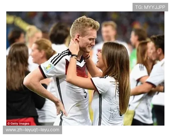 英超球员及其女友生活揭秘与关注热点